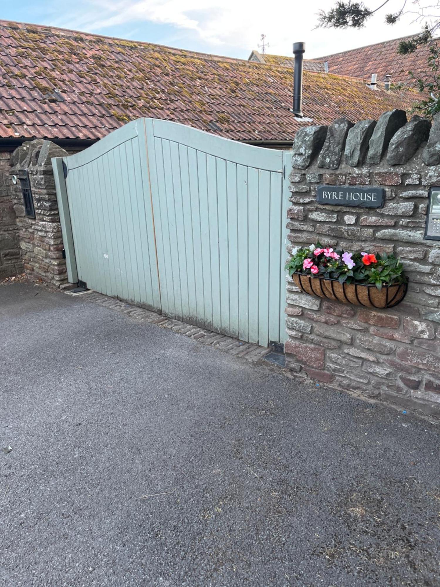 Вилла The Old Coach House At Byre House Coalpit Heath Экстерьер фото